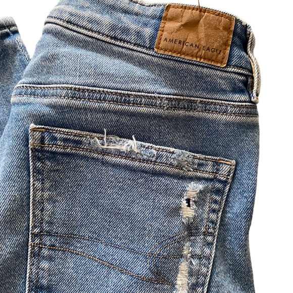 American Eagle Distressed Blue Fade Women’s Stretch Straight Leg Mom Jea… - Picture 8 of 10